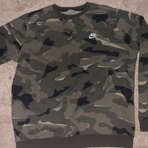 Nike Camo Pull over